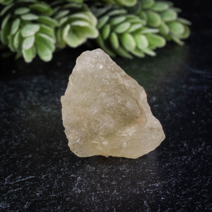 Libyan Desert Glass 10.99 g 28x25x19mm