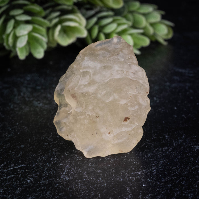 Libyan Desert Glass 13.63 g 30x29x17mm