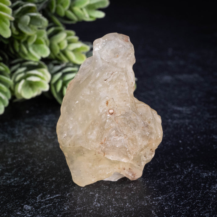 Libyan Desert Glass 26.97 g 47x32x27mm