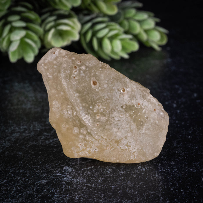 Libyan Desert Glass 21.94 g 41x27x20mm