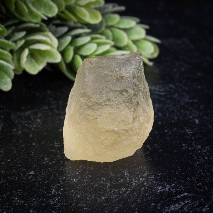 Libyan Desert Glass 13.87 g 27x22x19mm