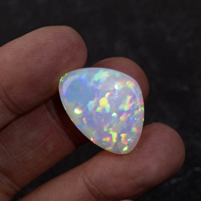 Ethiopian Opal 32.90 ct 27x20x12mm AA+