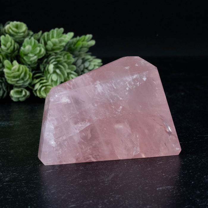 Rose Quartz 233 g 84x58mm