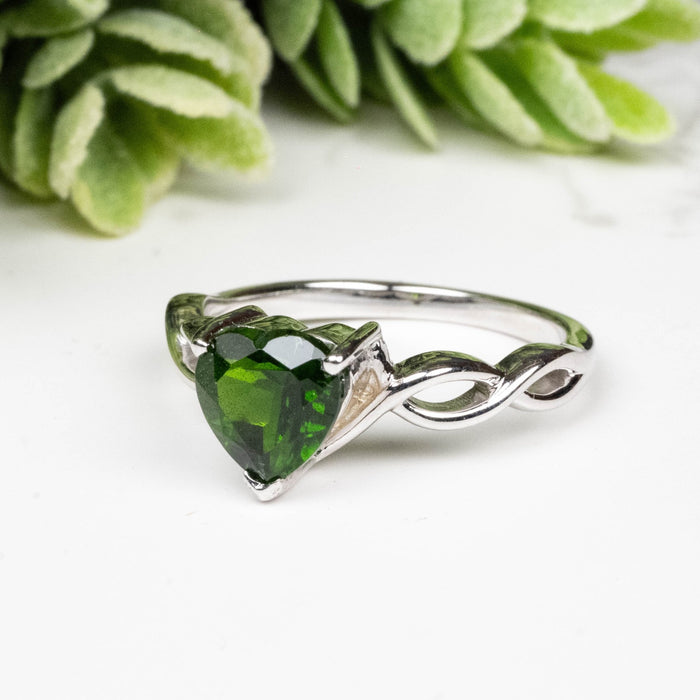 Chrome Diopside Ring 7mm Size 8 - InnerVision Crystals