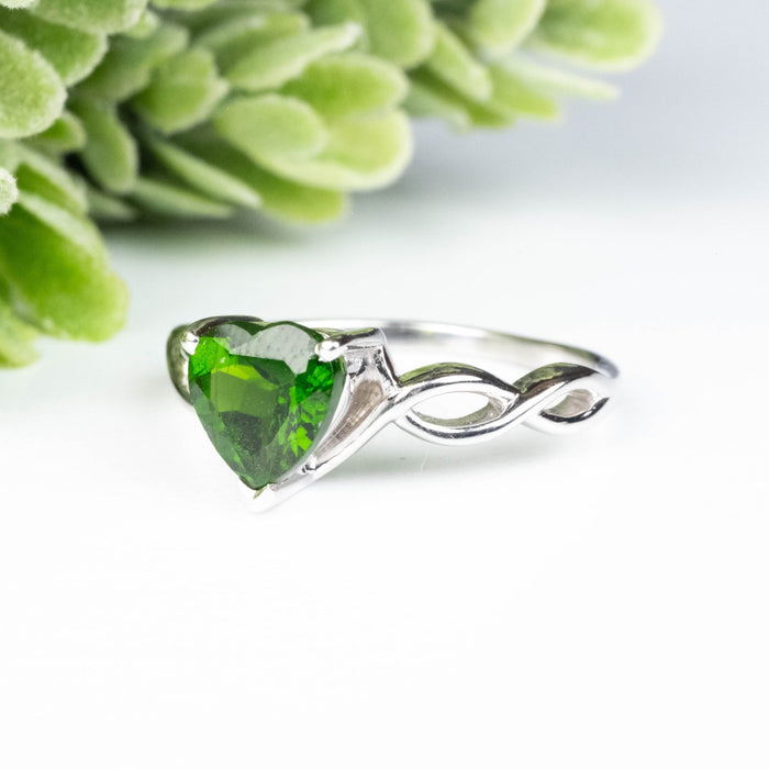 Chrome Diopside Ring 7mm Size 8 - InnerVision Crystals