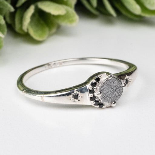 Muonionalusta Meteorite 5mm + 1.5mm Black Onyx Ring .925 Silver - InnerVision Crystals