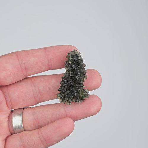 Moldavite Besednice Jezkovna 12.20 g 43x25x18mm A+ - InnerVision Crystals