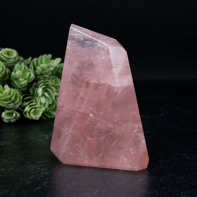 Rose Quartz 190 g 84x63mm - InnerVision Crystals