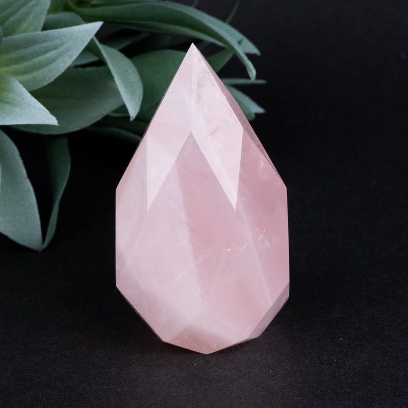 Rose Quartz Faceted Point 154 g 70x40mm - InnerVision Crystals