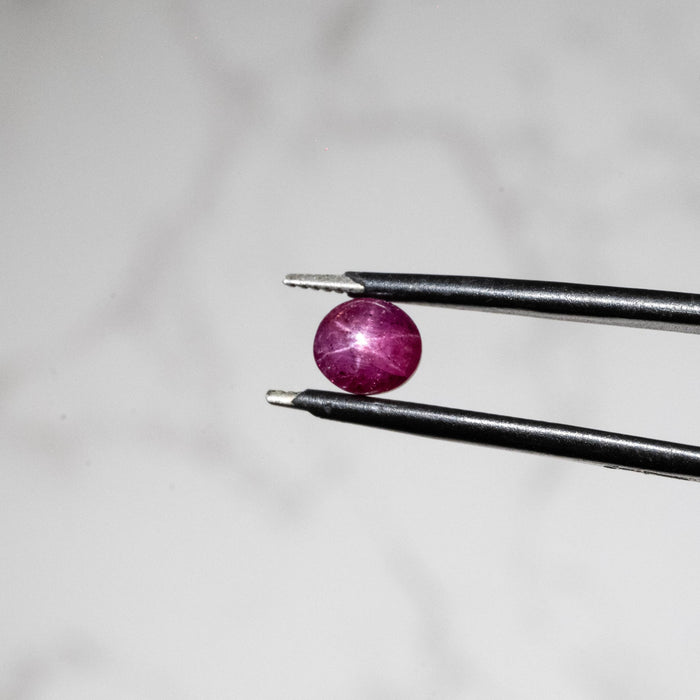 Star Ruby 1.05 ct 5mm - InnerVision Crystals